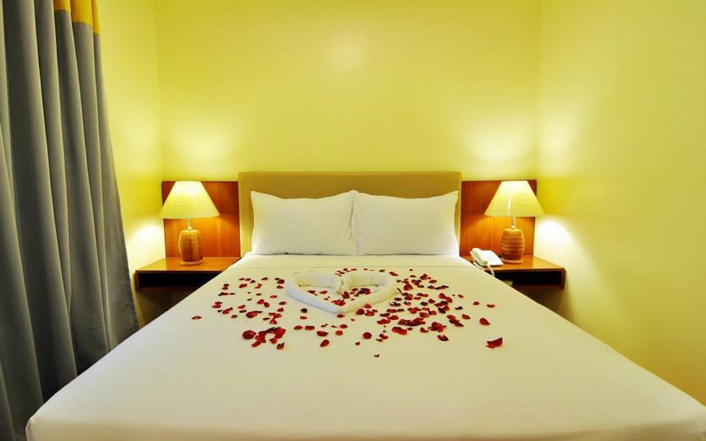 The Well Hotel Cebu Exterior foto