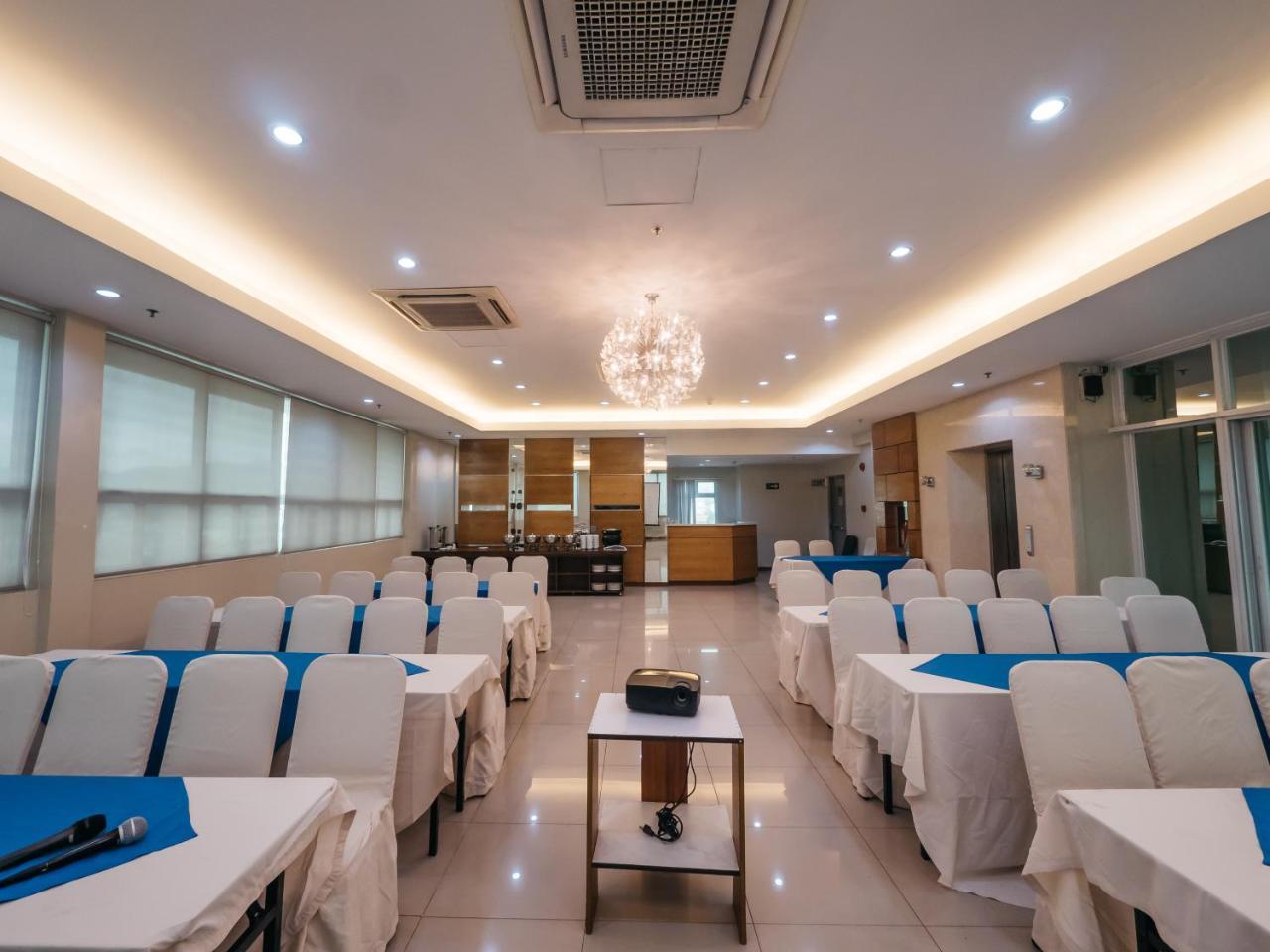 The Well Hotel Cebu Exterior foto